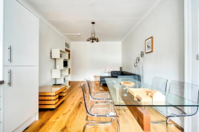Pass the Keys Modern 3 Bed Flat on the Historic Royal Mile